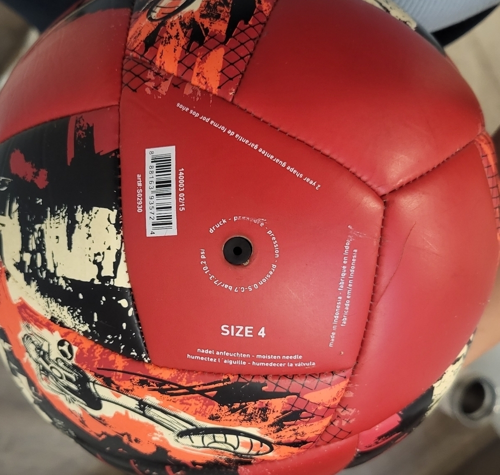 Messi Adidas soccer ball size 4 - Picture 3 of 3